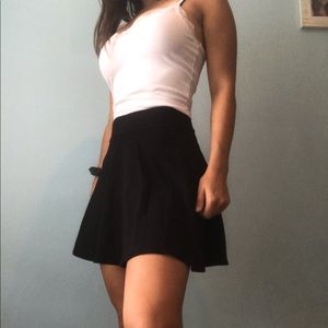 ✨Forever 21 black skater flare skirt✨